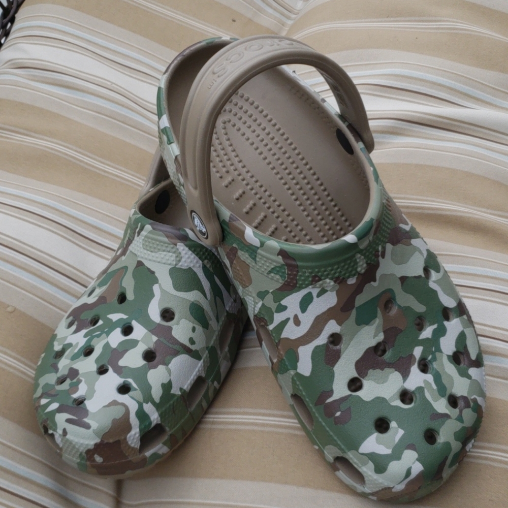 CROCS
